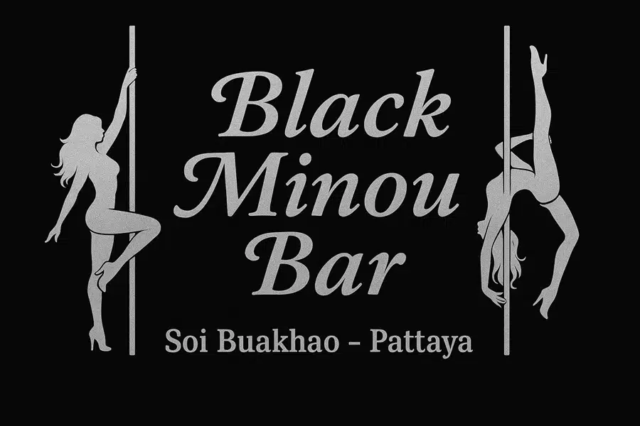 Schwarzes Logo der Black Minou Bar Pattaya mit silberner Schrift und zwei Tänzerinnen an der Stange