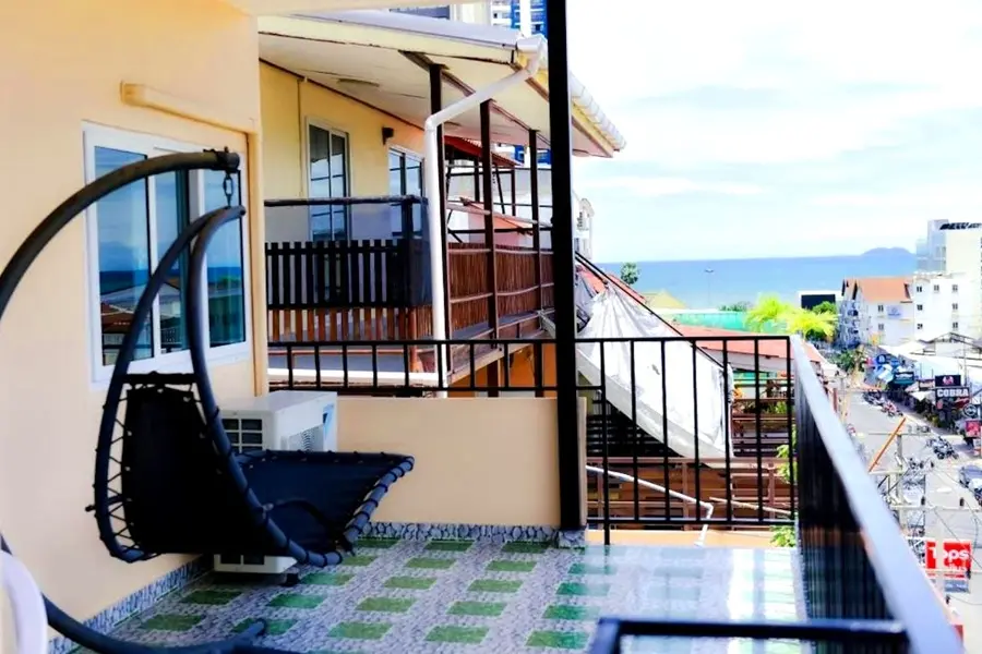 Patumnak Beach Guesthouse